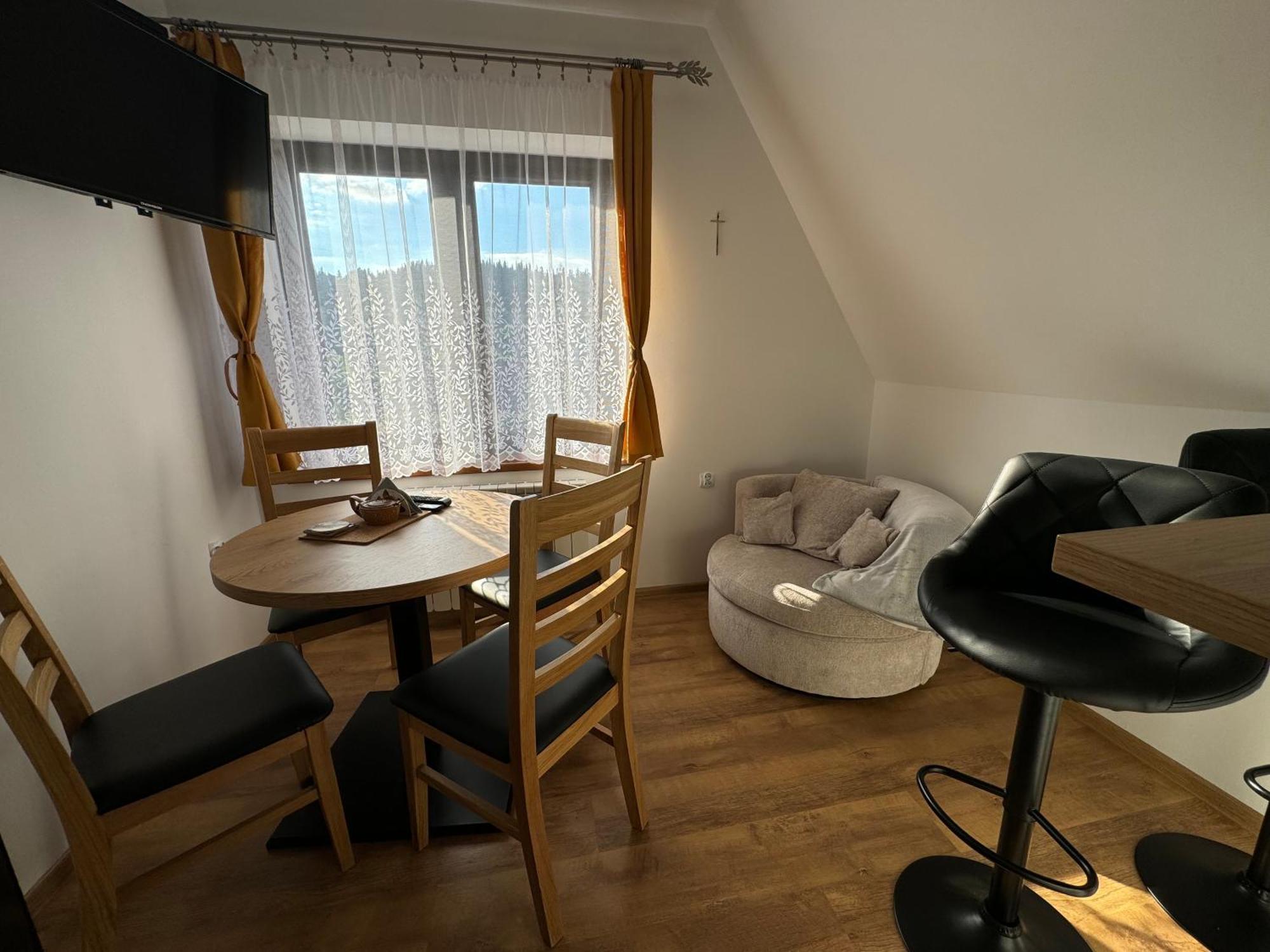 Gut Apartment Poronin Eksteriør billede